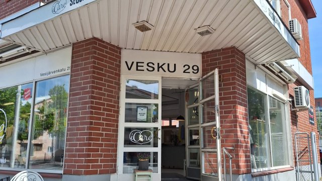 iCare Lahti secondhand -myymälän julkisivu